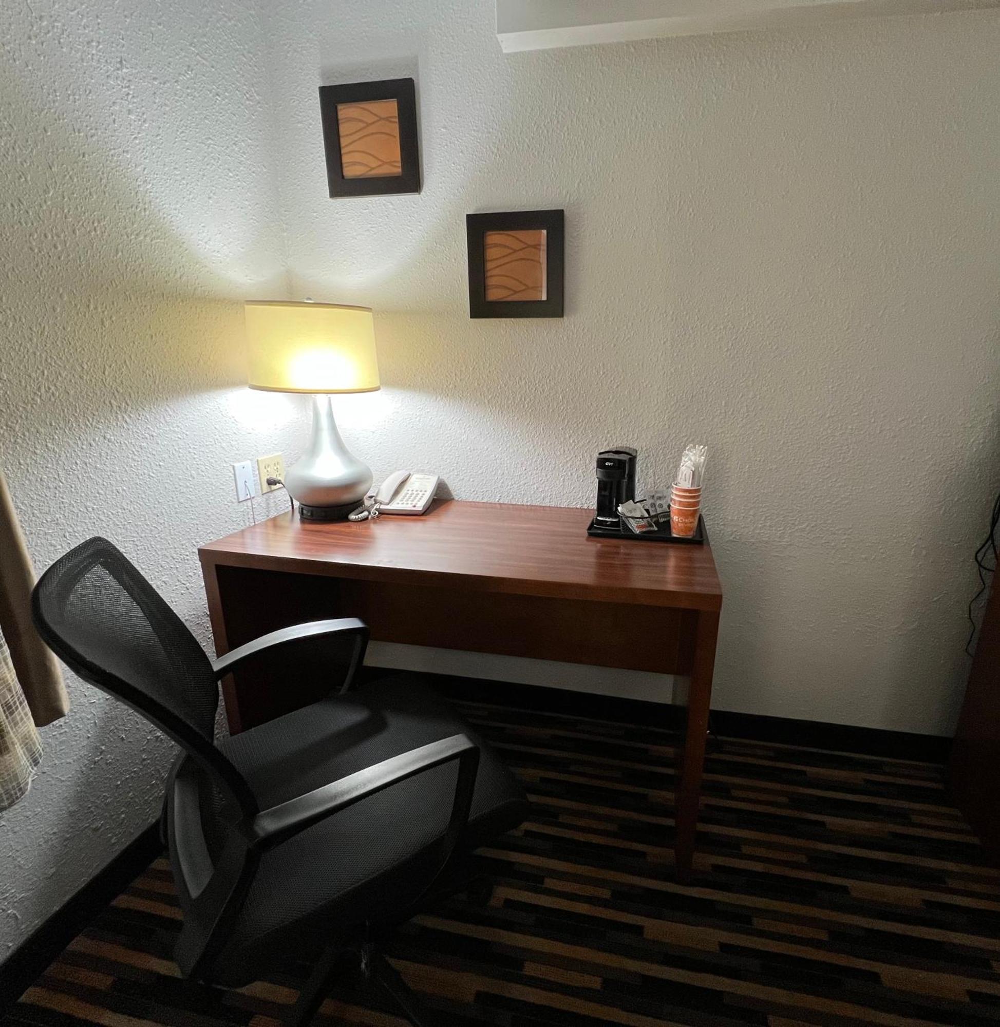 Country Inn & Suites By Radisson, Battle Creek, Mi Экстерьер фото
