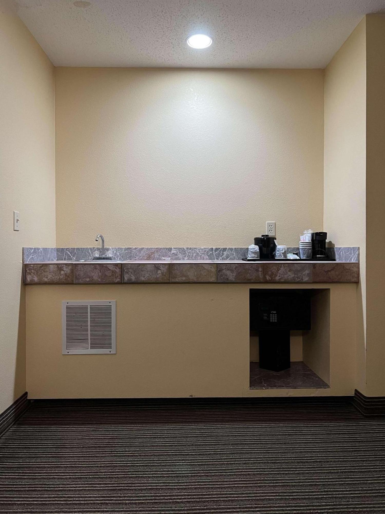 Country Inn & Suites By Radisson, Battle Creek, Mi Экстерьер фото