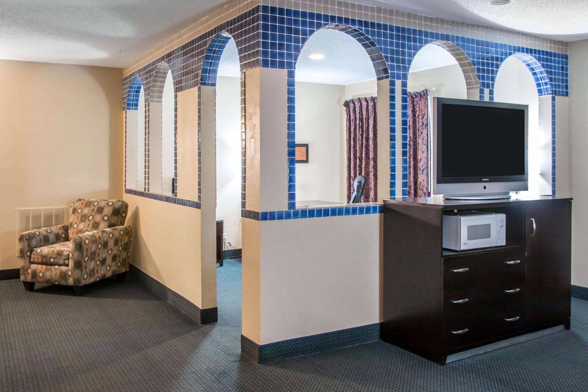 Country Inn & Suites By Radisson, Battle Creek, Mi Экстерьер фото